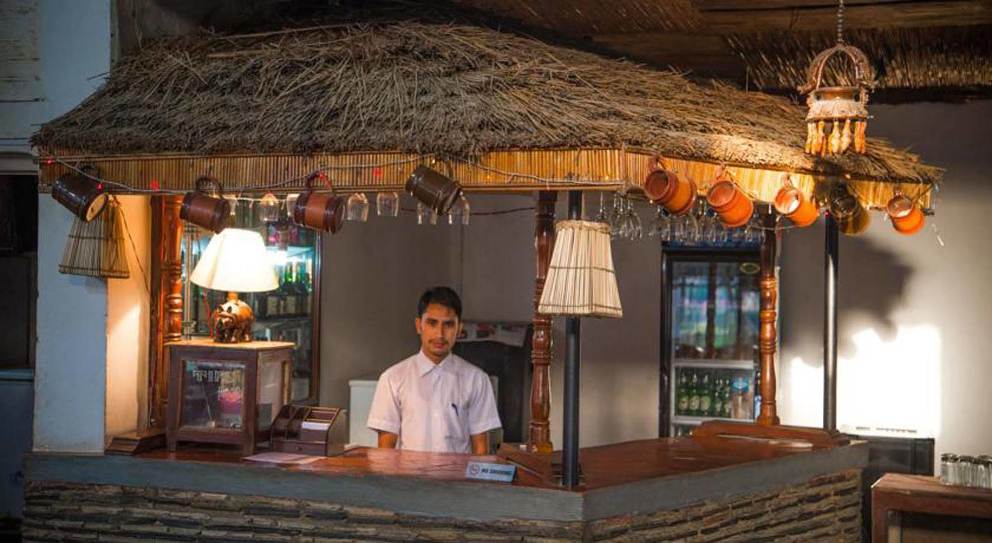Chitwan Adventure Resort Sauraha Exterior foto